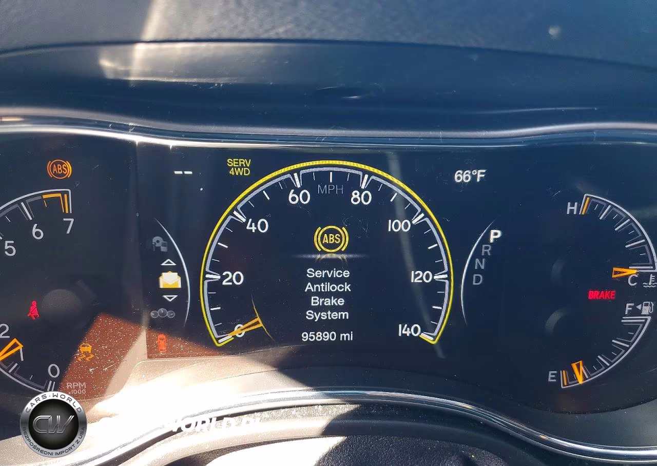 2019 Jeep Grand Cherokee Laredo VIN:1C4RJFAGXKC567949 - 9