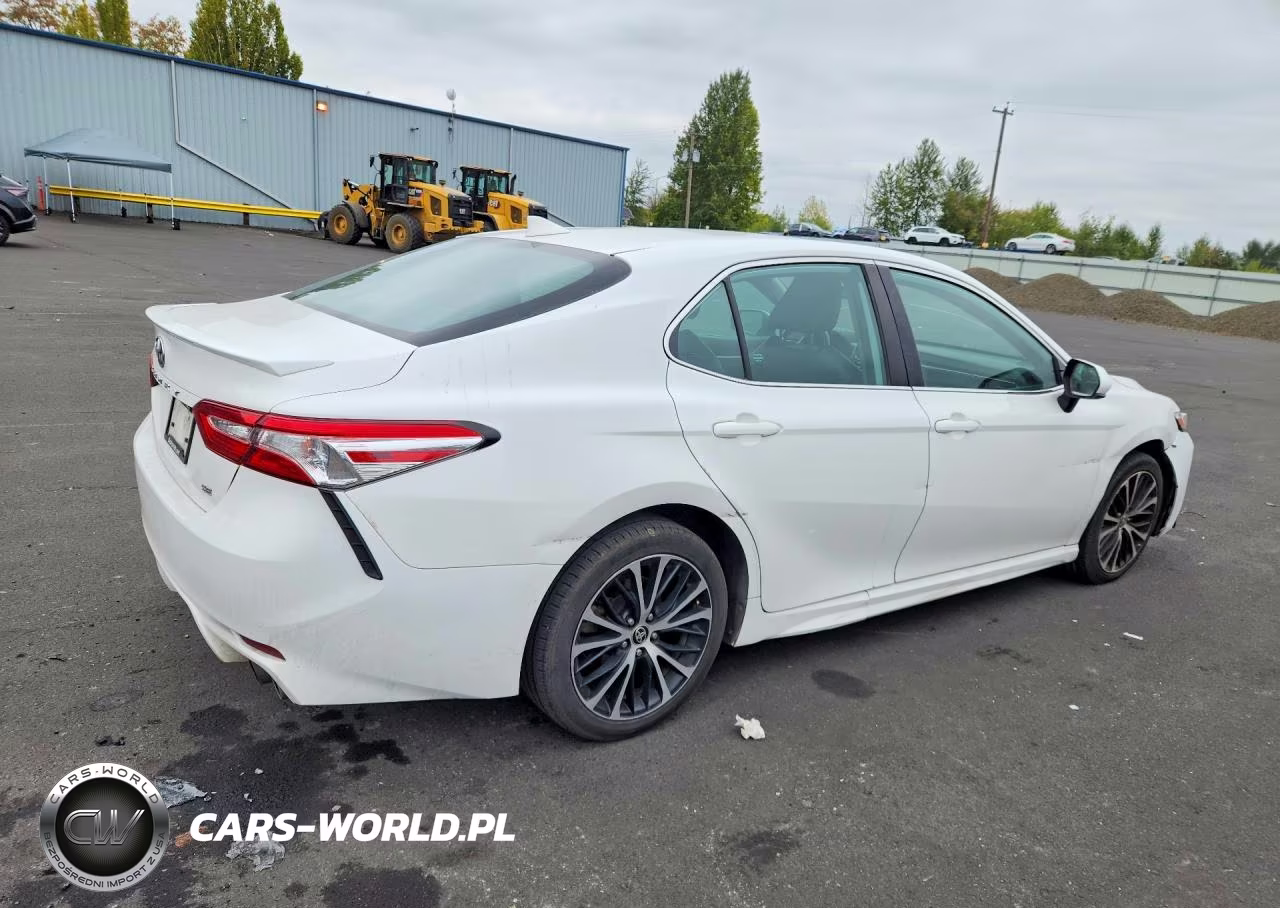 2020 Toyota Camry Se VIN:4T1G11AK4LU364819 - 3