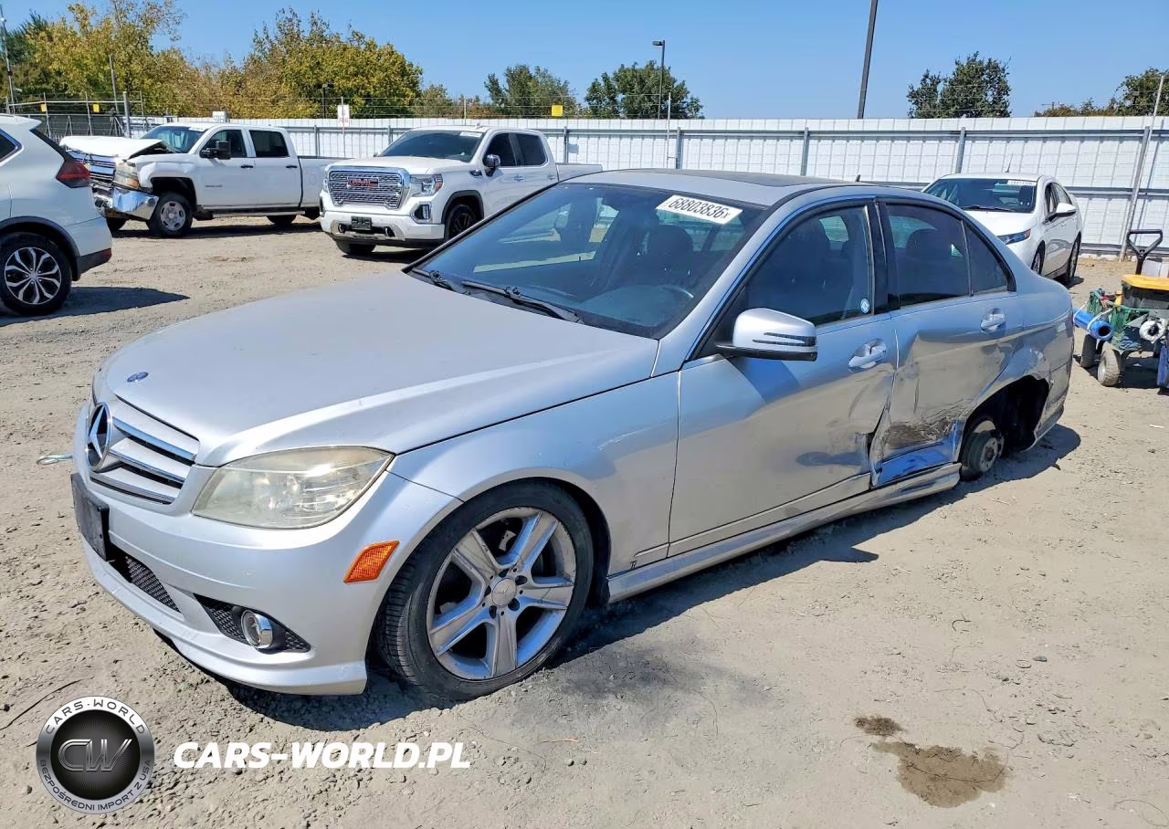 2010 Mercedes-Benz C 300 – zdjęcie 1 z 12