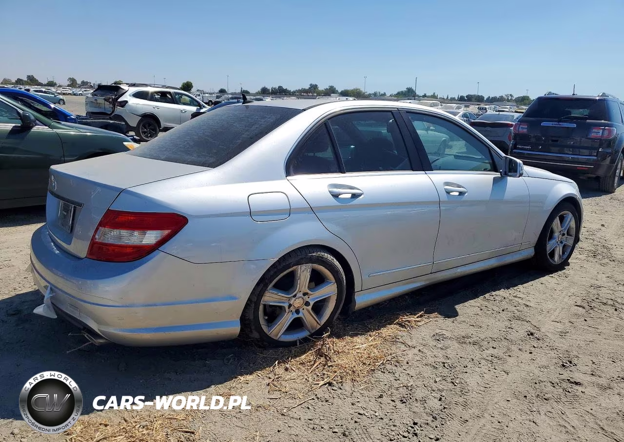 2010 Mercedes-Benz C 300 VIN:WDDGF5EB5AR116687 - 3