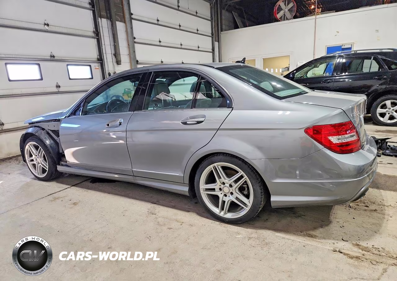 2014 Mercedes-Benz C 250 VIN:WDDGF4HB6EA895558 - 2