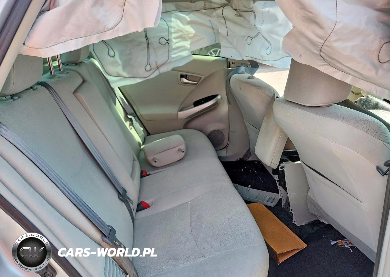 2014 Toyota Prius Three VIN:JTDKN3DU7E1762011 - 10