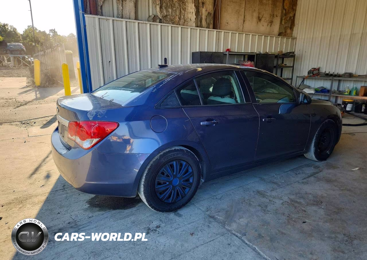 2013 Chevrolet Cruze Ls VIN:1G1PA5SG7D7244558 - 3