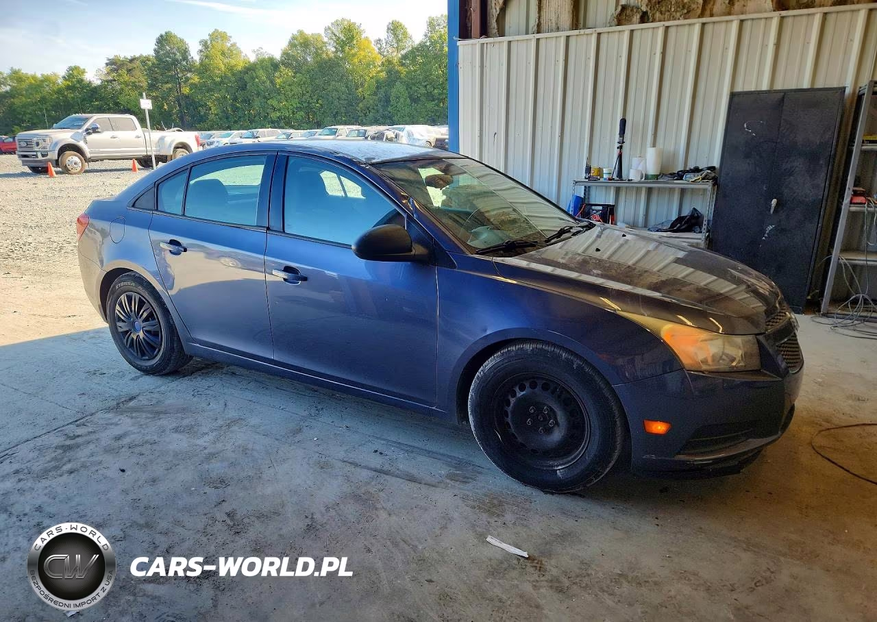 2013 Chevrolet Cruze Ls VIN:1G1PA5SG7D7244558 - 4