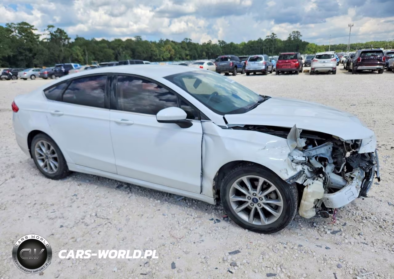 2017 Ford Fusion Se VIN:3FA6P0H7XHR235627 - 4