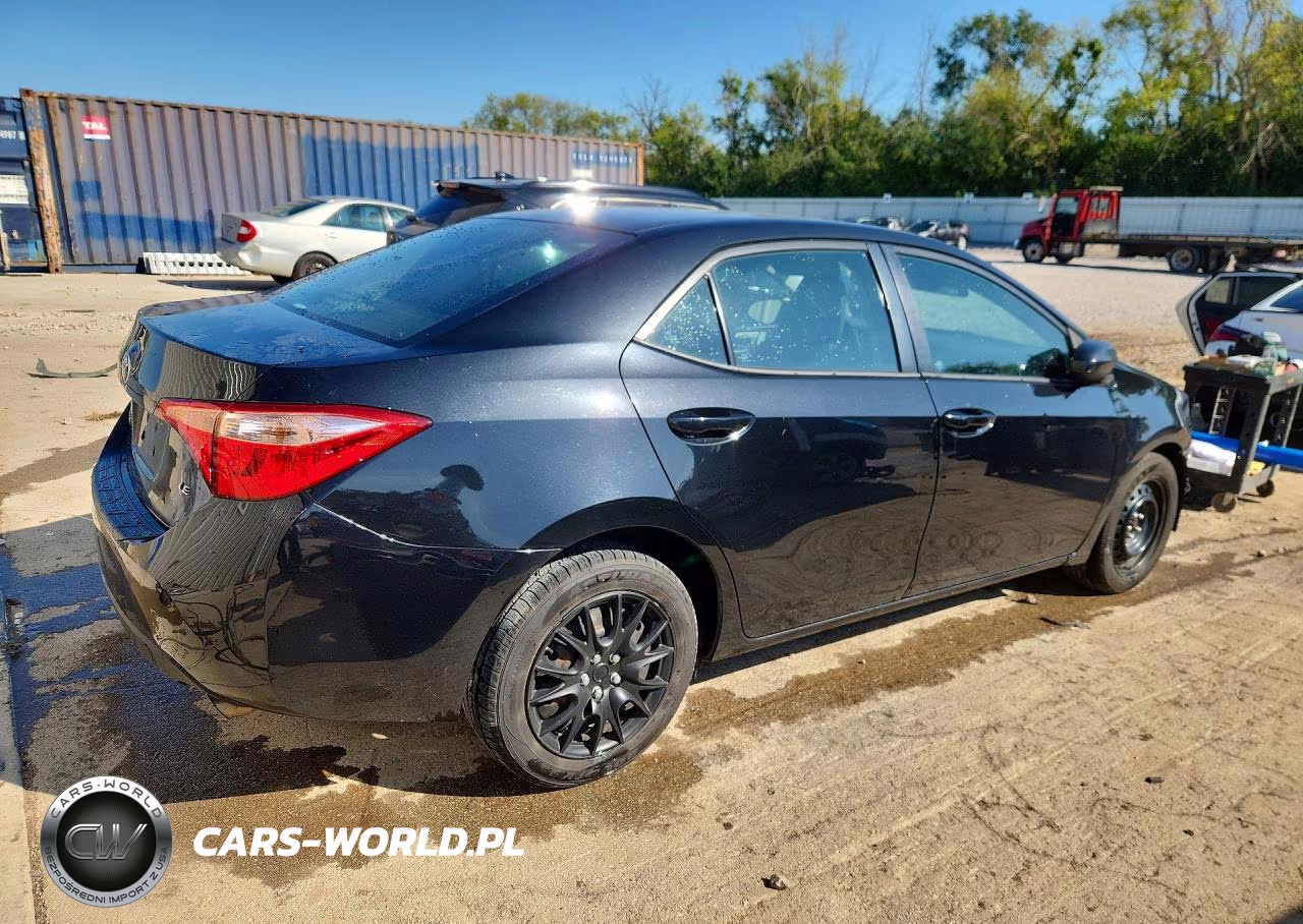 2017 Toyota Corolla Le VIN:2T1BURHE5HC849995 - 3