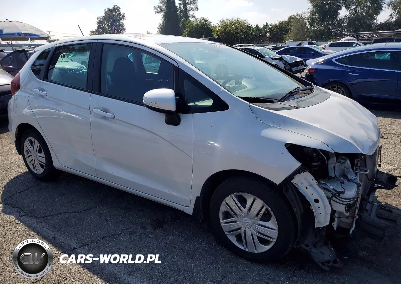 2019 Honda Fit Lx VIN:3HGGK5H41KM703315 - 4