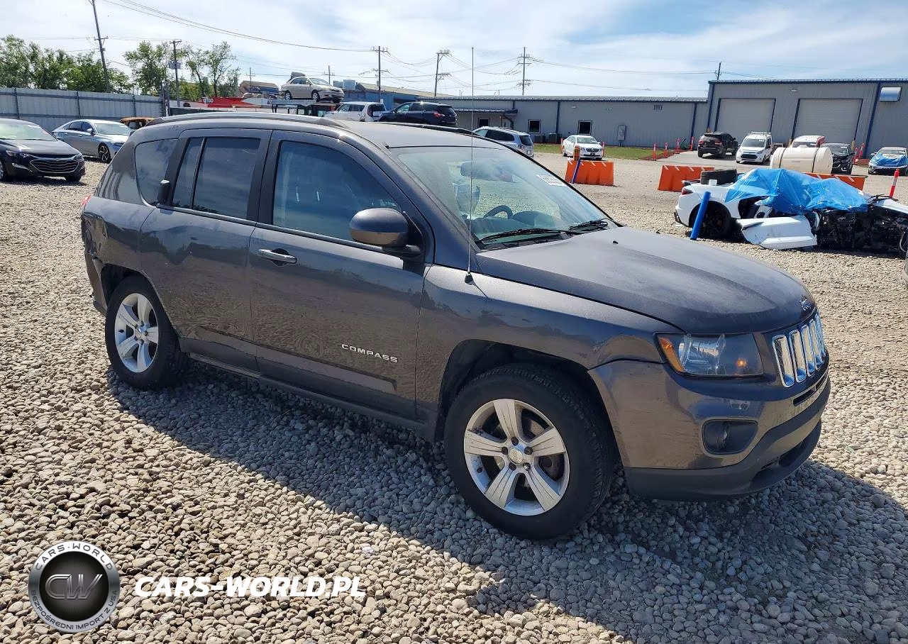 2016 Jeep Compass Latitude VIN:1C4NJDEB4GD663367 - 4
