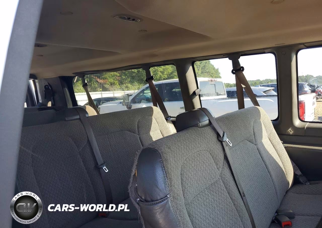 2017 Chevrolet Express G3500 Lt VIN:1GAZGPFGXH1335040 - 10