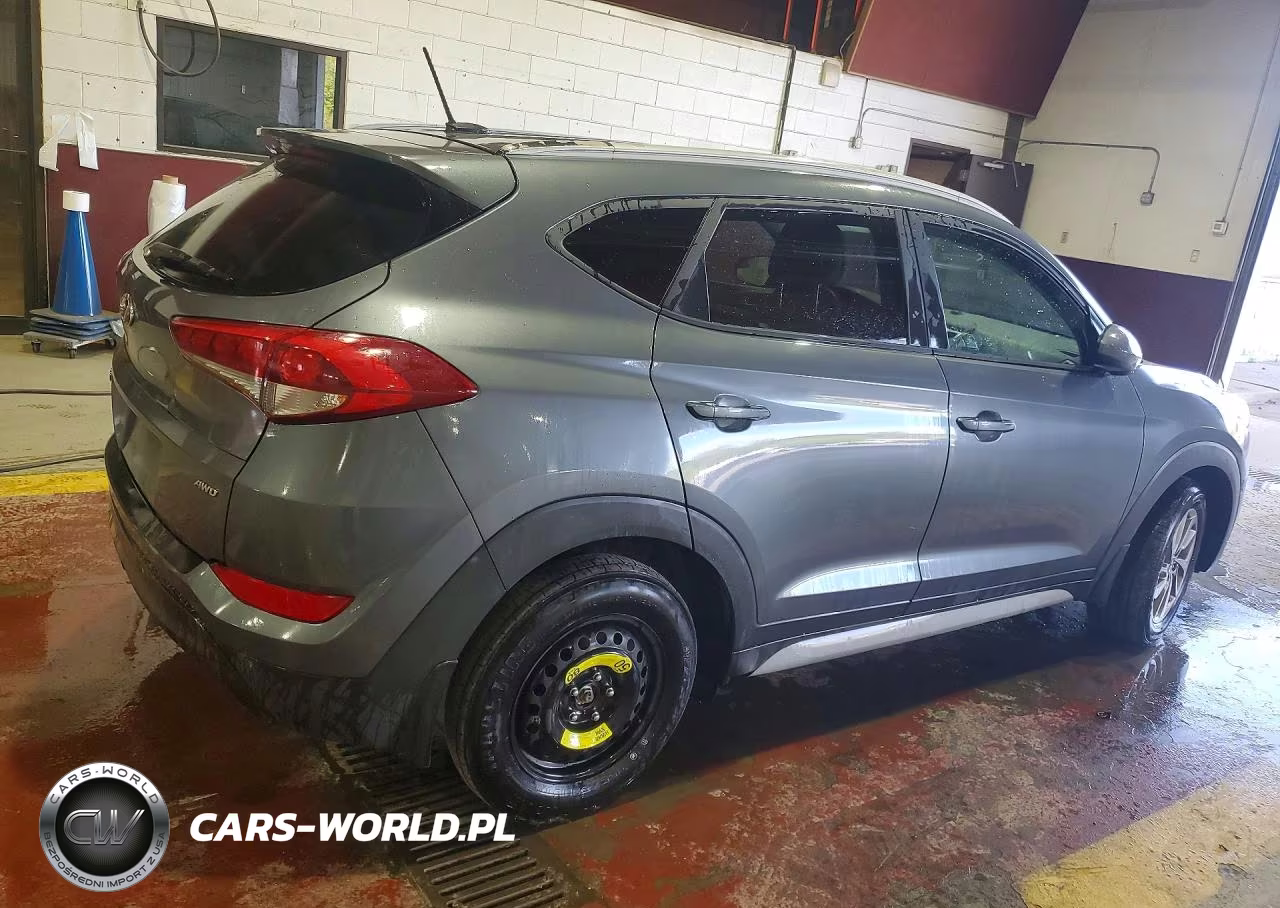 2017 Hyundai Tucson Se VIN:KM8J3CA45HU570638 - 3