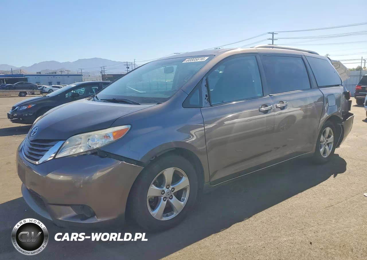 2015 Toyota Sienna Le VIN:5TDKK3DC2FS592824 - 1