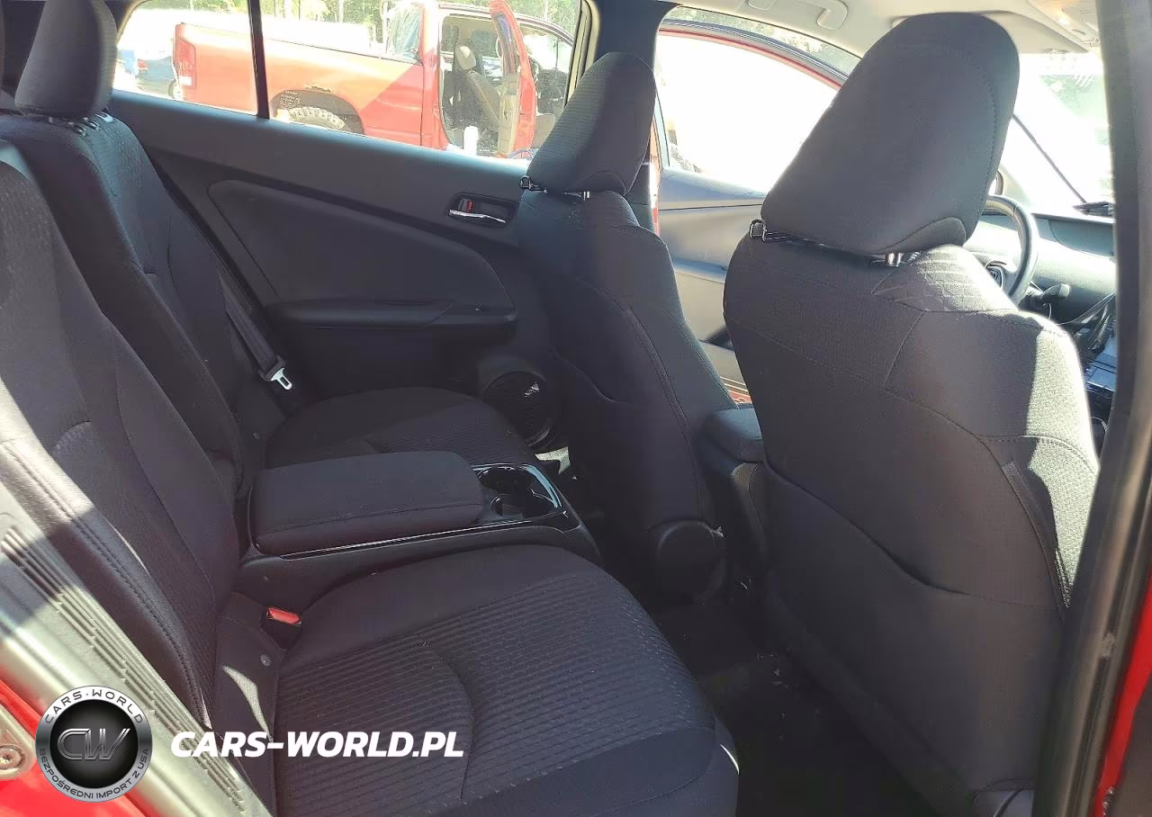 2018 Toyota Prius Prime Plus VIN:JTDKARFP6J3080144 - 10