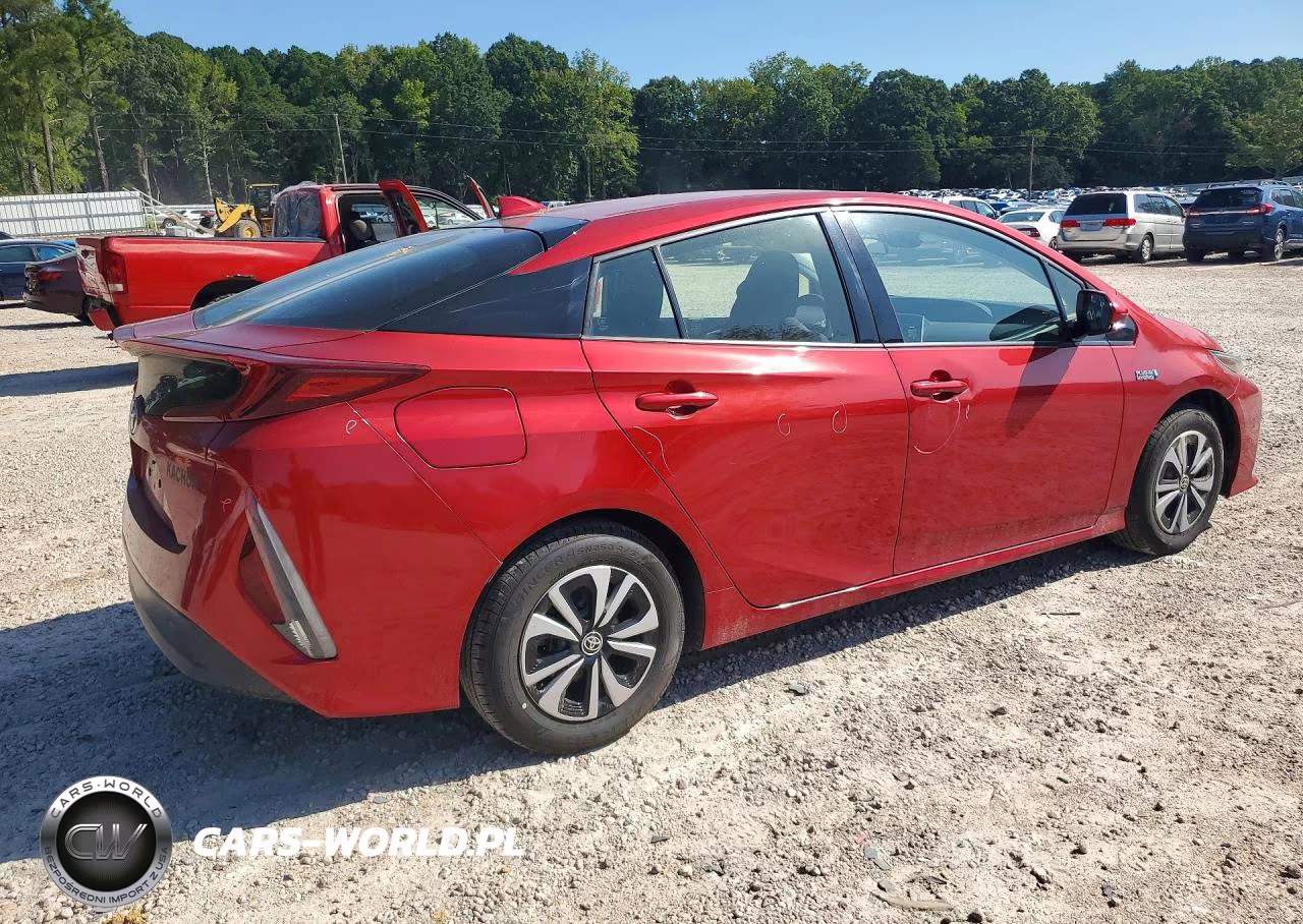 2018 Toyota Prius Prime Plus VIN:JTDKARFP6J3080144 - 3