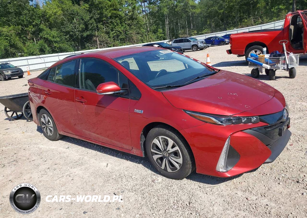 2018 Toyota Prius Prime Plus VIN:JTDKARFP6J3080144 - 4