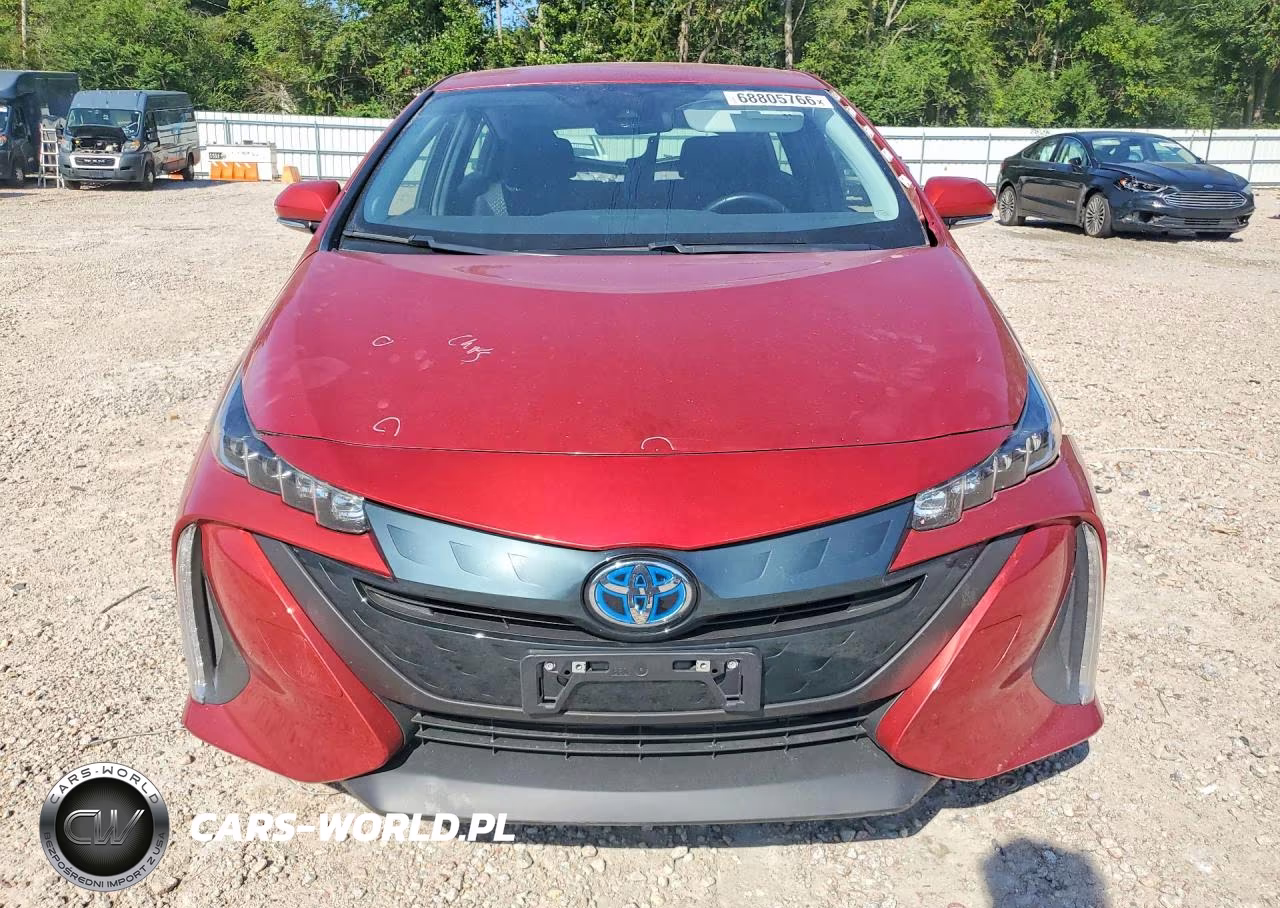 2018 Toyota Prius Prime Plus VIN:JTDKARFP6J3080144 - 5