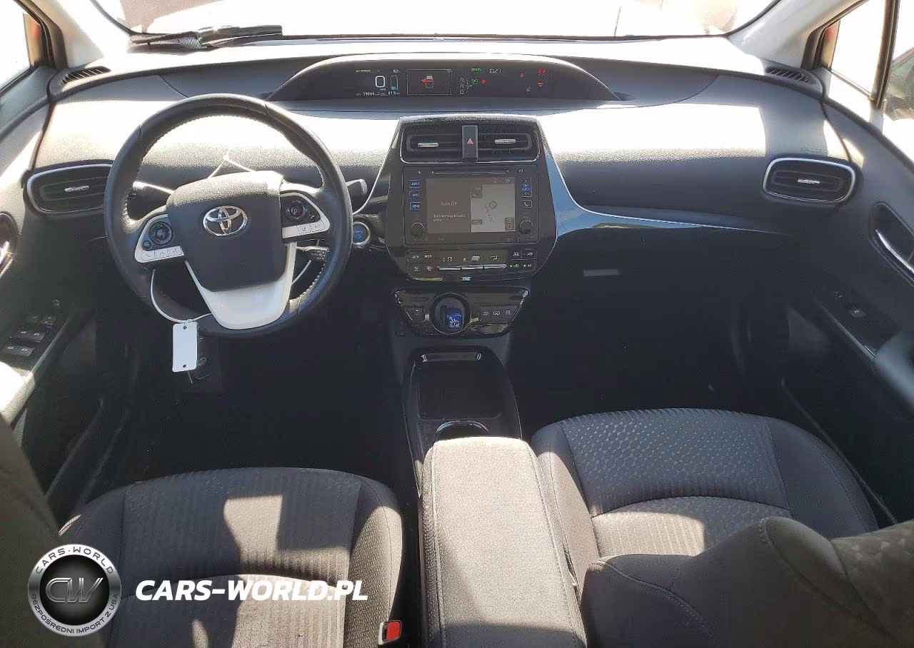 2018 Toyota Prius Prime Plus VIN:JTDKARFP6J3080144 - 8