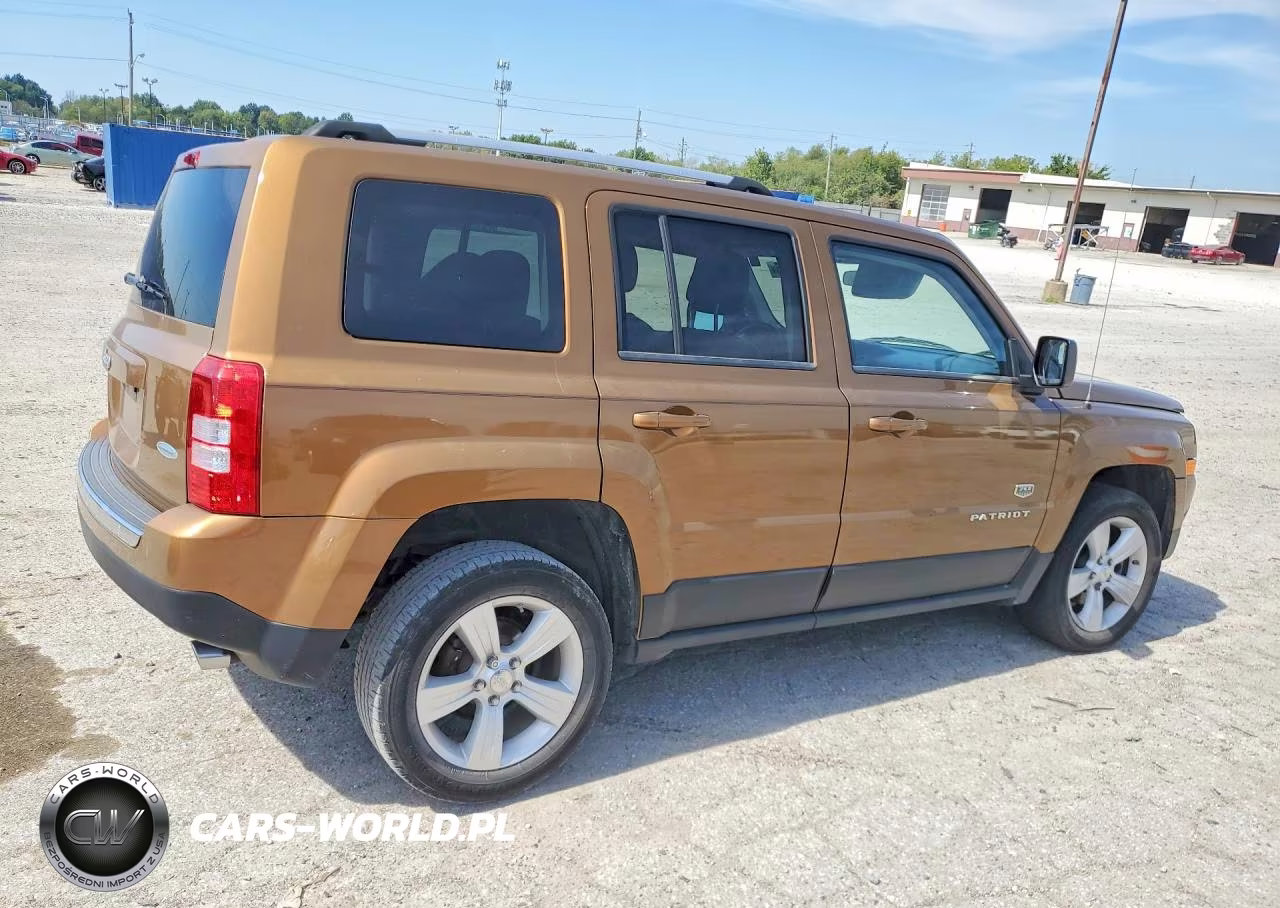 2011 Jeep Patriot Latitude VIN:1J4NT4GB7BD169174 - 3