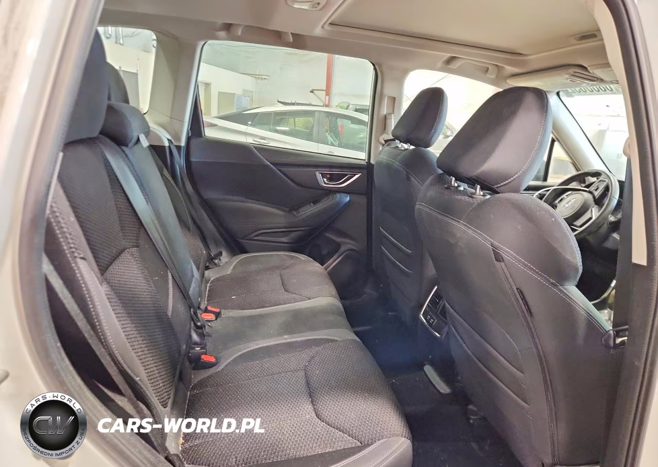 2023 Subaru Forester Premium VIN:JF2SKAEC4PH462568 - 11