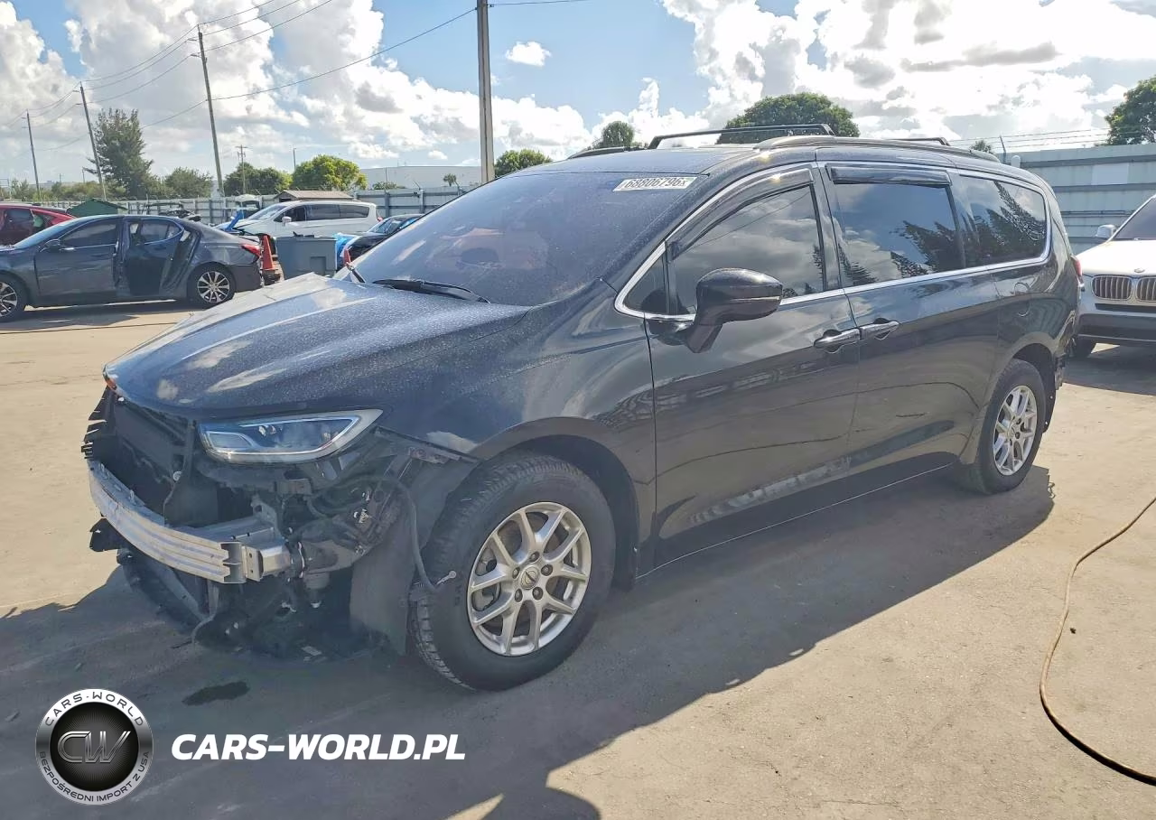 2022 Chrysler Pacifica Touring L VIN:2C4RC1BG0NR140707 - 1