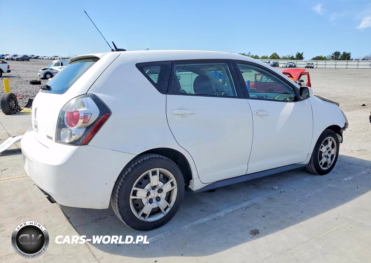 2010 Pontiac Vibe VIN:5Y2SP6E04AZ414900 - 3