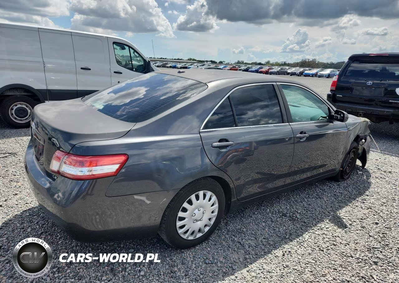 2010 Toyota Camry Le VIN:4T1BF3EKXAU067178 - 3