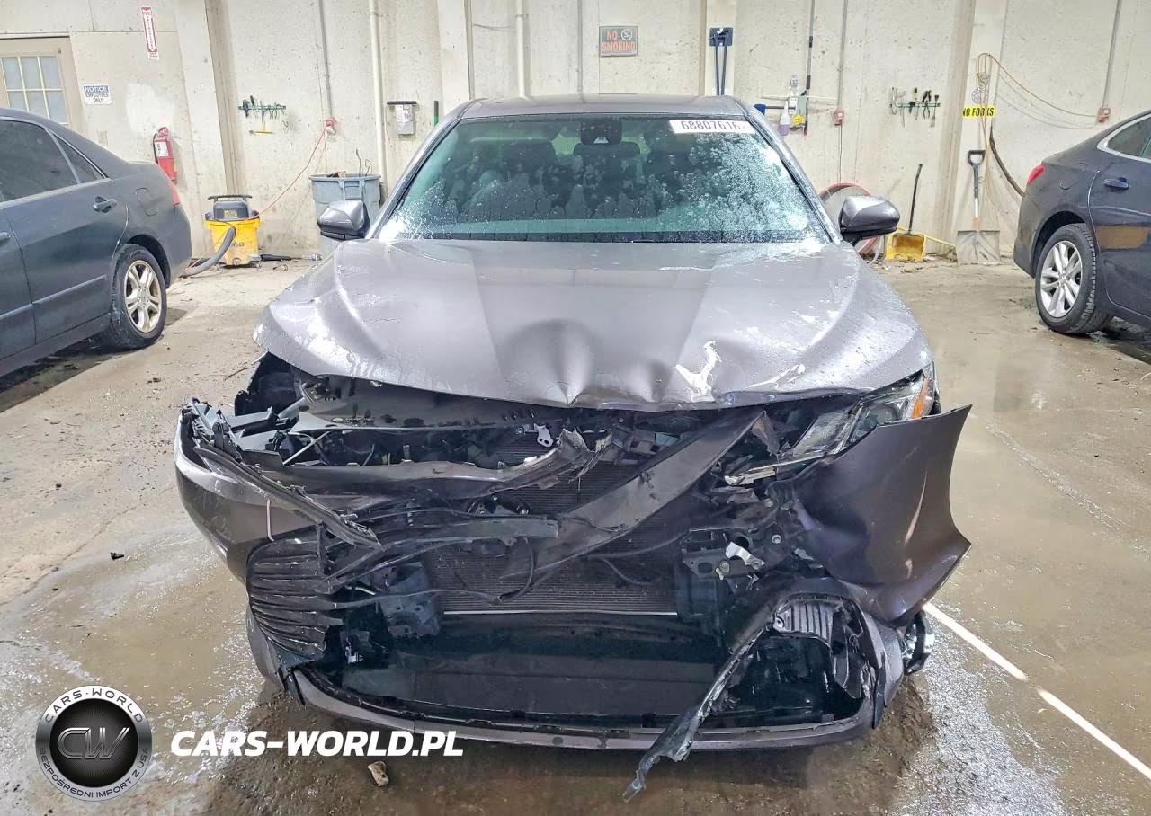 2020 Toyota Camry Le VIN:4T1C11AK6LU341153 - 5