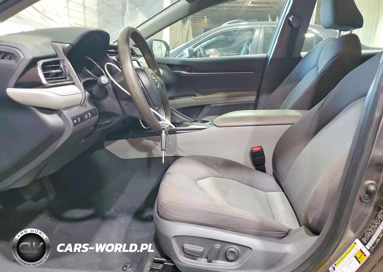 2020 Toyota Camry Le VIN:4T1C11AK6LU341153 - 7