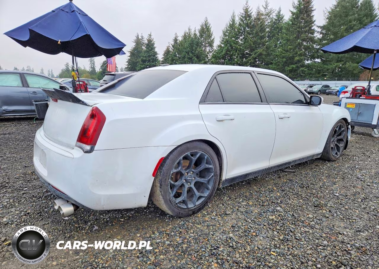 2017 Chrysler 300 S VIN:2C3CCABG1HH657552 - 3