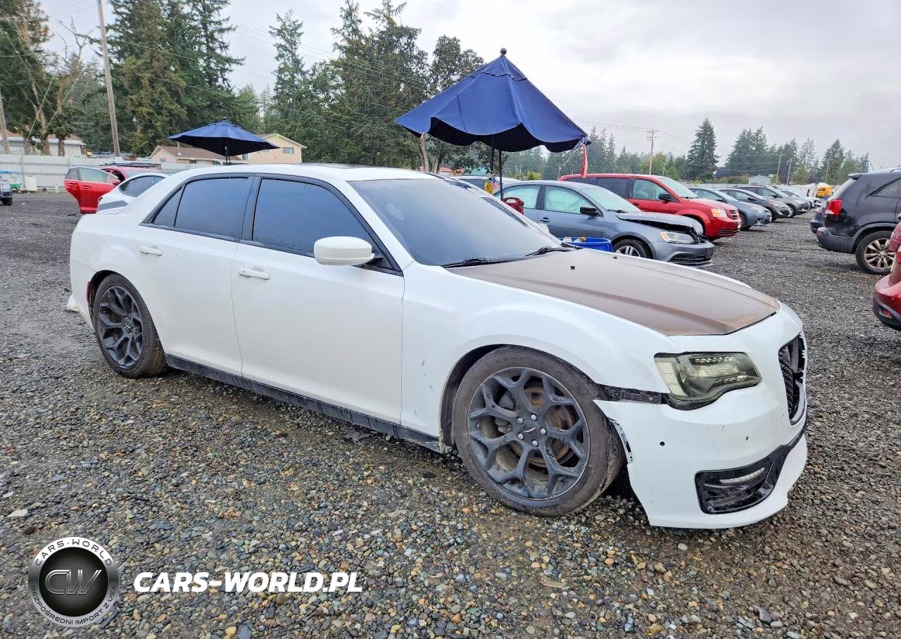 2017 Chrysler 300 S VIN:2C3CCABG1HH657552 - 4