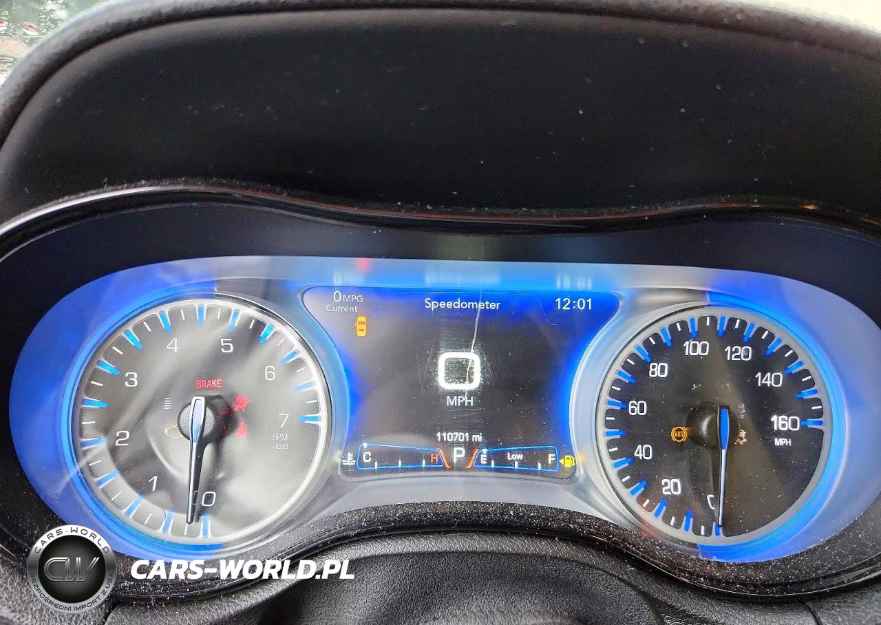 2017 Chrysler 300 S VIN:2C3CCABG1HH657552 - 9