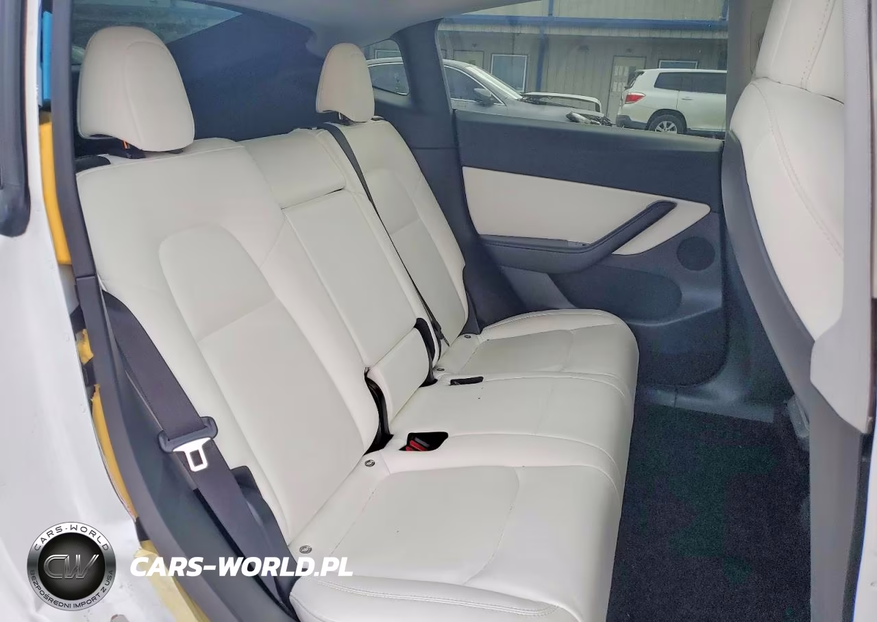 2021 Tesla Model Y VIN:5YJYGDEE7MF093519 - 10