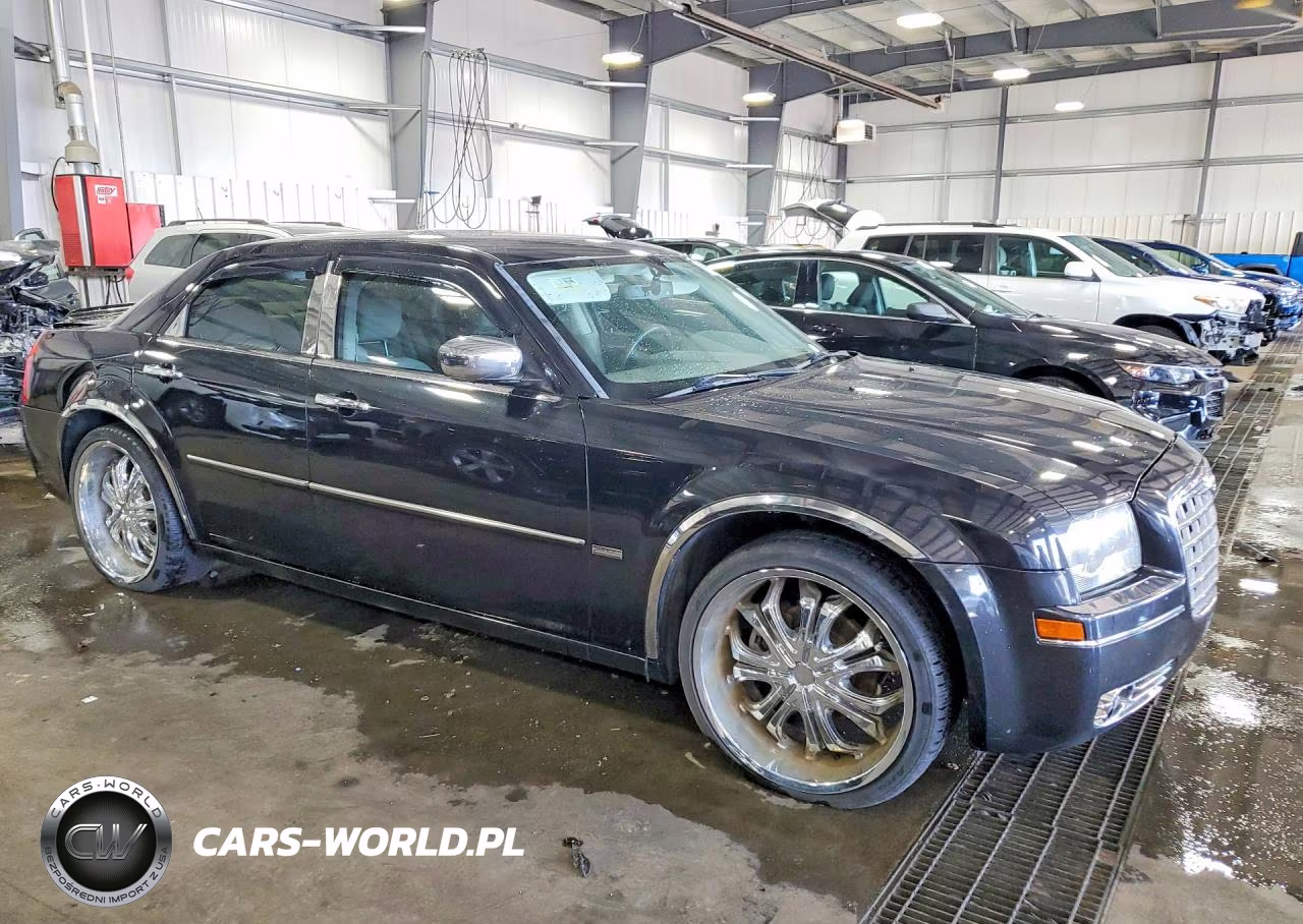 2010 Chrysler 300 Touring VIN:2C3CA5CV8AH273381 - 4