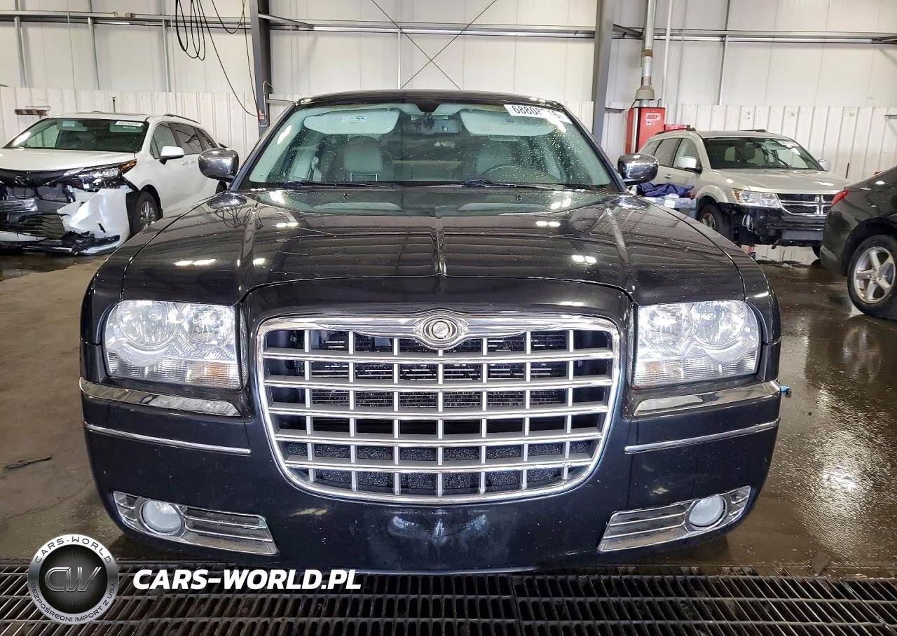 2010 Chrysler 300 Touring VIN:2C3CA5CV8AH273381 - 5