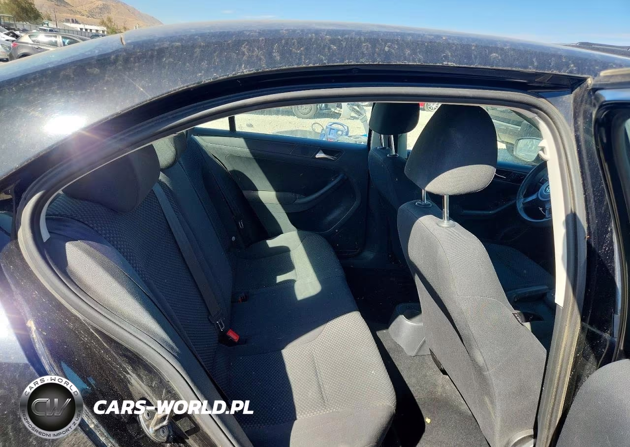 2011 Volkswagen Jetta Base VIN:3VW2K7AJ1BM044072 - 10