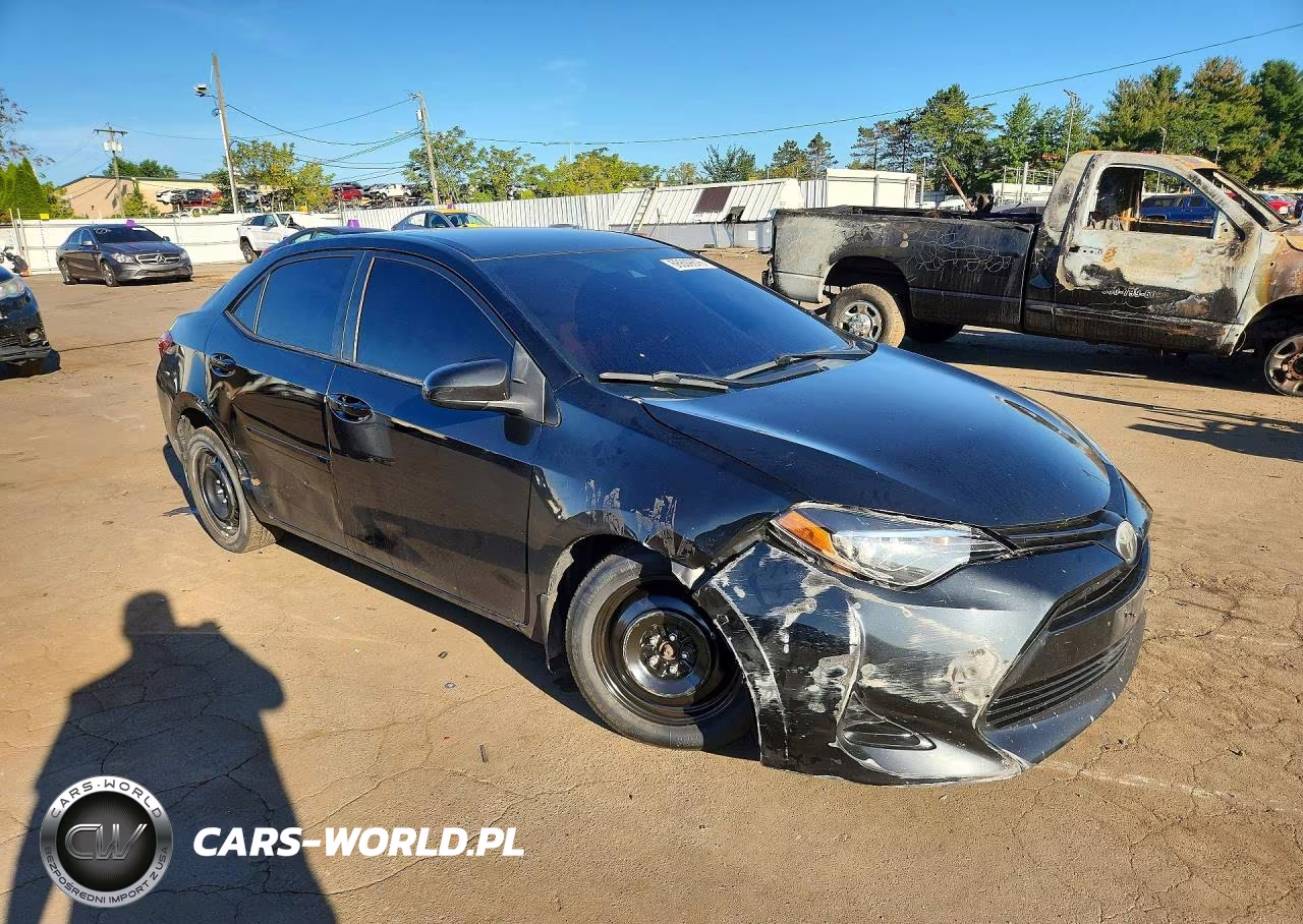 2018 Toyota Corolla Le VIN:2T1BURHE5JC025372 - 4