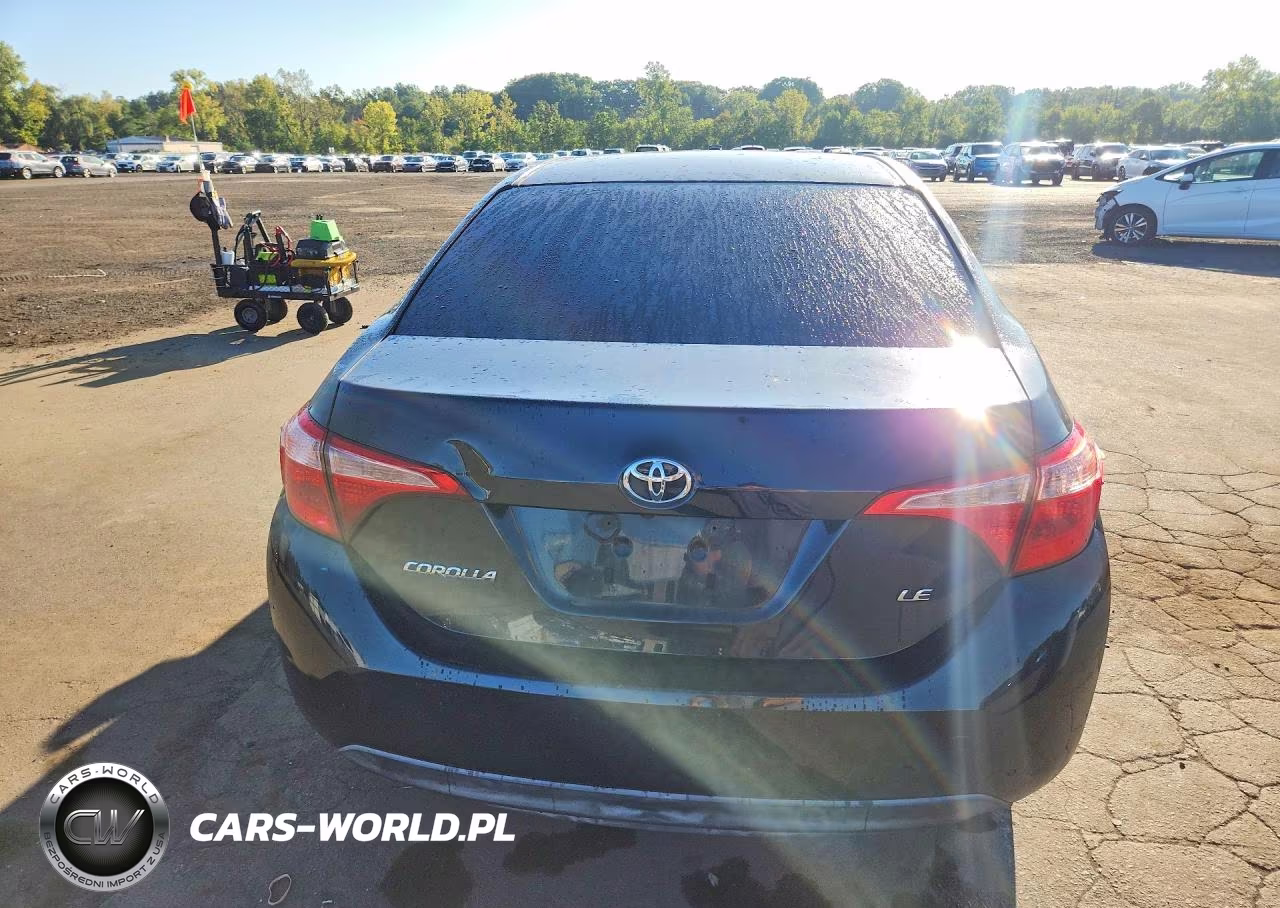 2018 Toyota Corolla Le VIN:2T1BURHE5JC025372 - 6