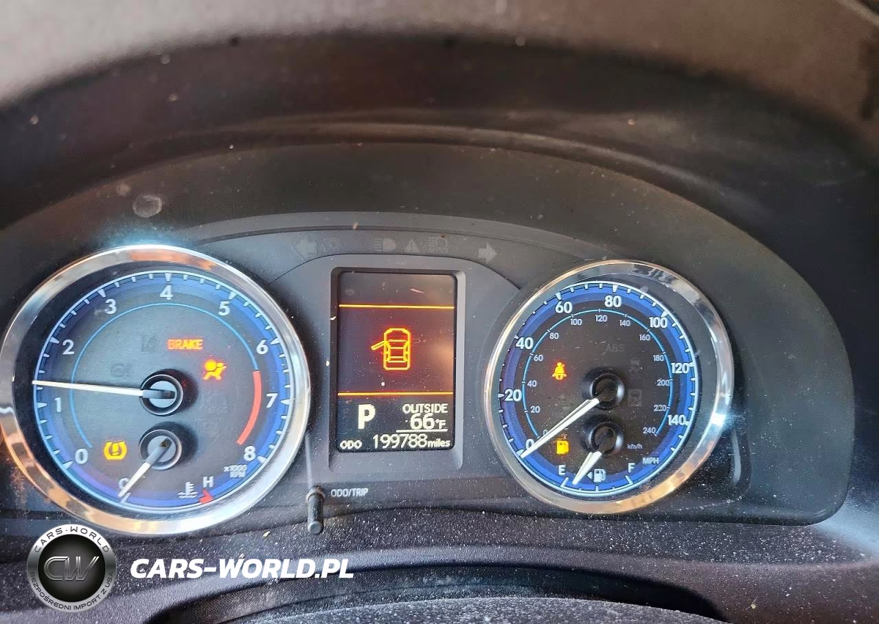 2018 Toyota Corolla Le VIN:2T1BURHE5JC025372 - 9