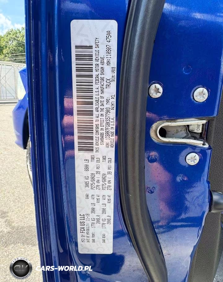 2019 Ram 1500 Classic Tradesman VIN:1C6RR7FG8KS577903 - 11
