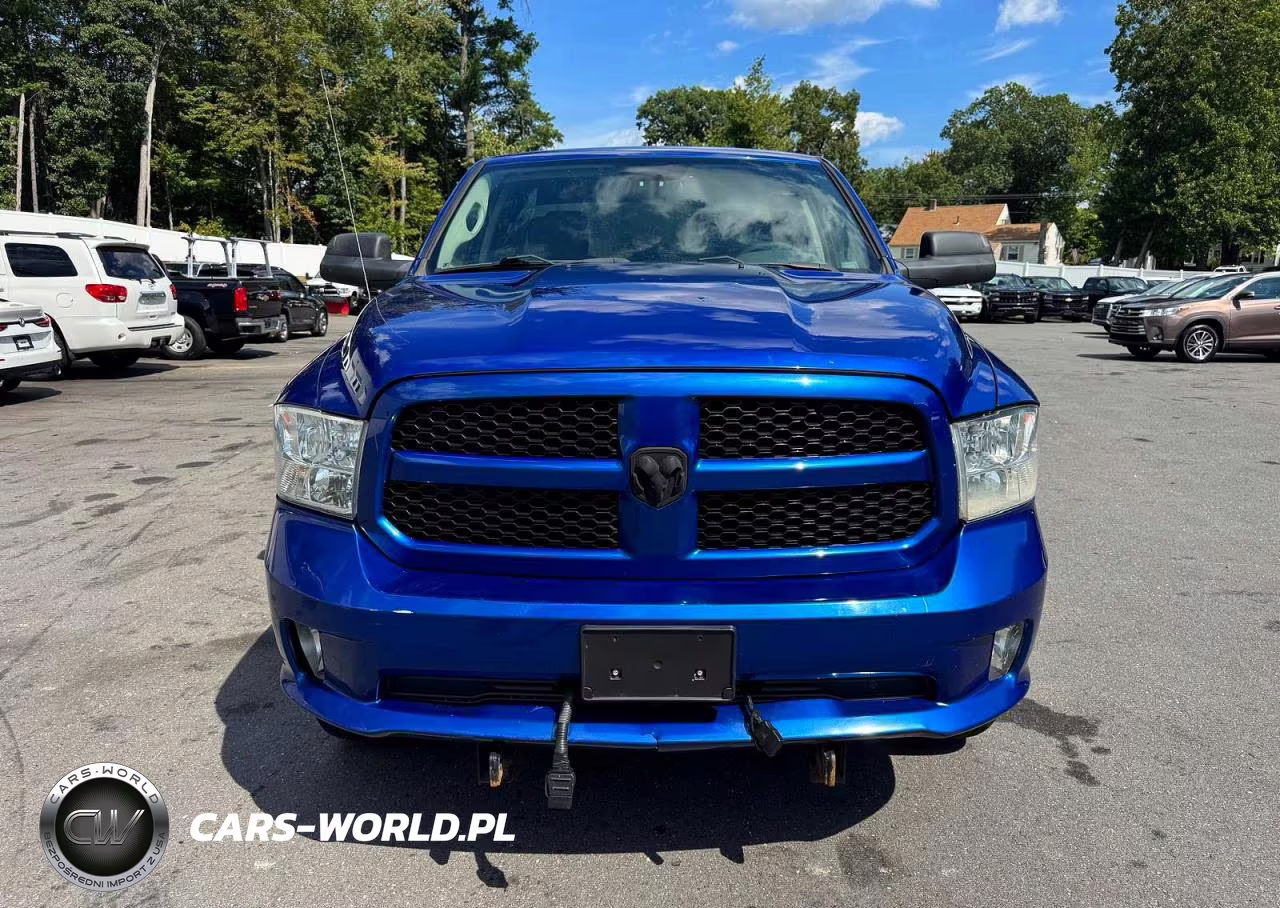2019 Ram 1500 Classic Tradesman VIN:1C6RR7FG8KS577903 - 6