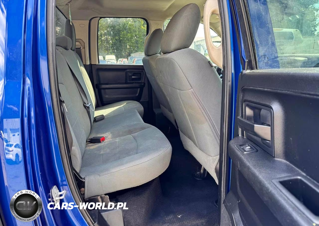 2019 Ram 1500 Classic Tradesman VIN:1C6RR7FG8KS577903 - 7