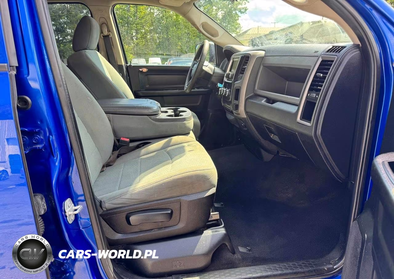 2019 Ram 1500 Classic Tradesman VIN:1C6RR7FG8KS577903 - 8