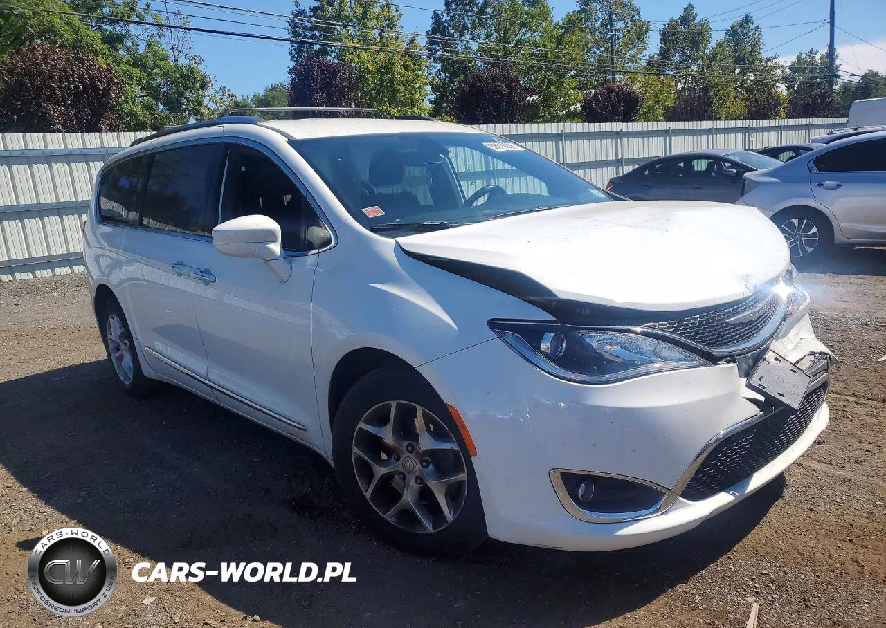 2020 Chrysler Pacifica Touring L VIN:2C4RC1BG3LR106743 - 4