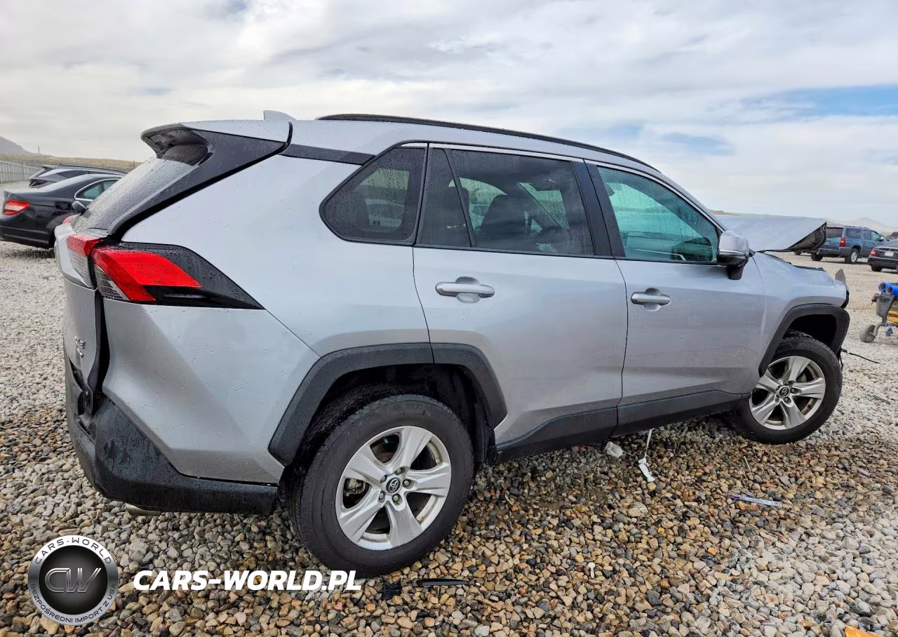 2020 Toyota Rav4 Xle VIN:2T3P1RFV1LW125091 - 3