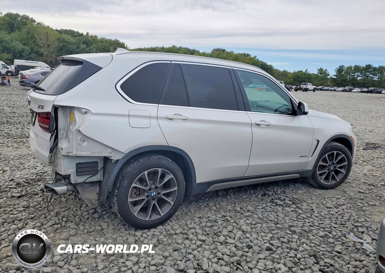 2018 BMW X5 xDrive35I VIN:5UXKR0C53J0Y02094 - 3