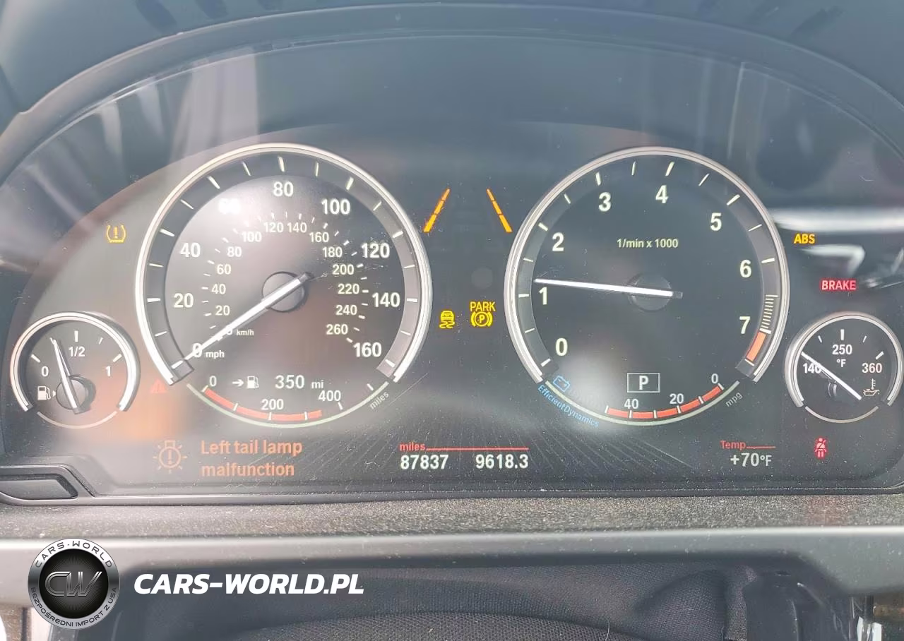 2018 BMW X5 xDrive35I VIN:5UXKR0C53J0Y02094 - 9