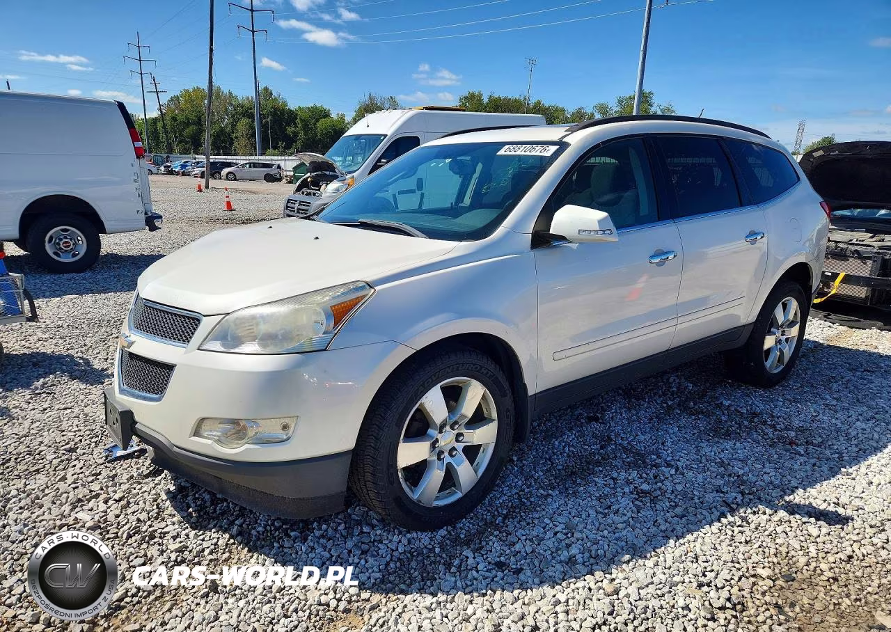 2011 Chevrolet Traverse Lt VIN:1GNKRGED6BJ349140 - 1