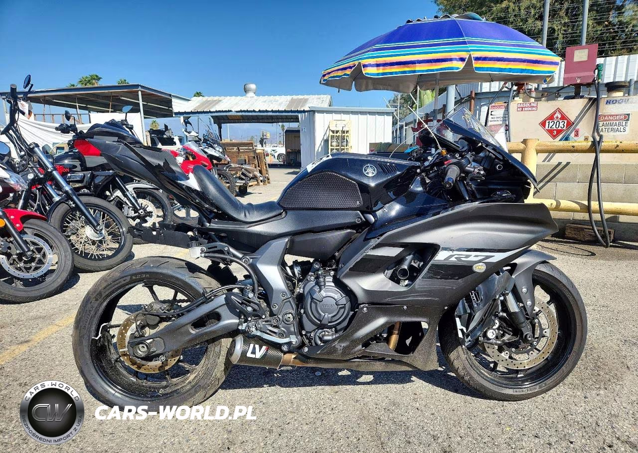 2024 Yamaha Yzfr7