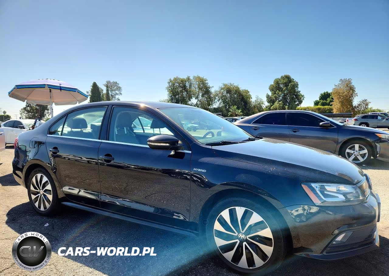 2016 Volkswagen Jetta Hybrid VIN:3VW637AJ0GM390202 - 4