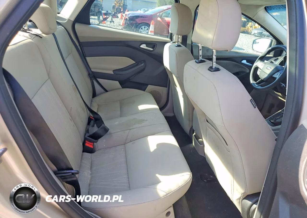 2017 Ford Focus Se VIN:1FADP3F29HL221183 - 10