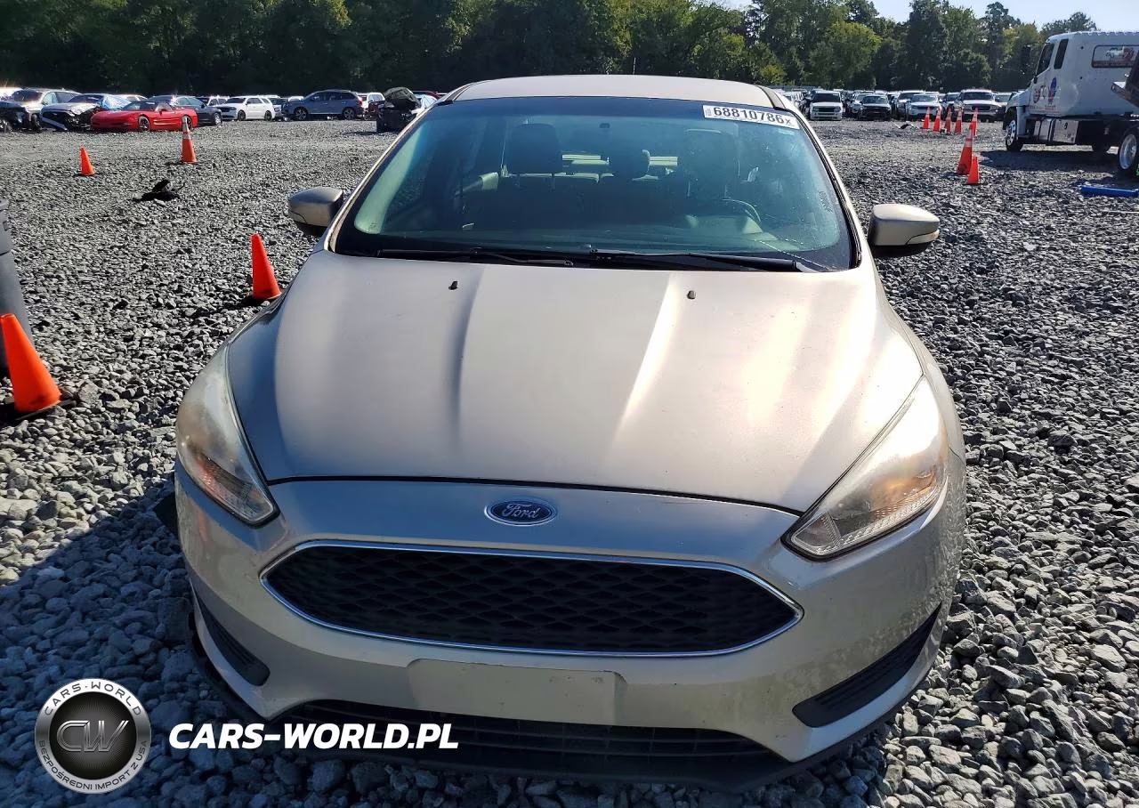 2017 Ford Focus Se VIN:1FADP3F29HL221183 - 5